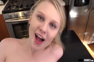 Блондинка не против попробовать домашнее порно #6